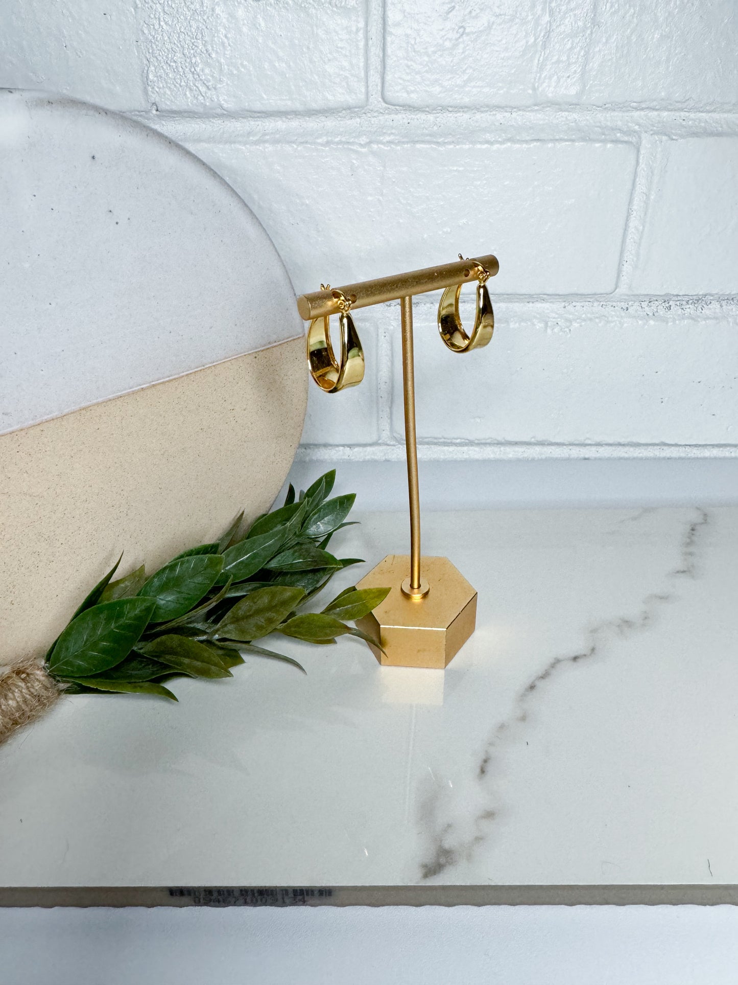 Gold U-Shaped Dome Design Hoop